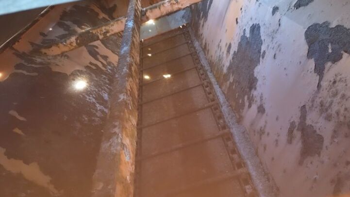 - GILETTA BRINE SALT SHAKER HF6040ID